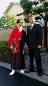 江藤拓さんと三男(成人式)